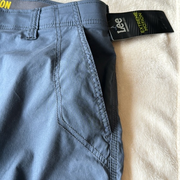 Men’s Lee Performance Series Extreme Motion Cargo shorts - size 42 blue/gray NWT - Picture 9 of 11
